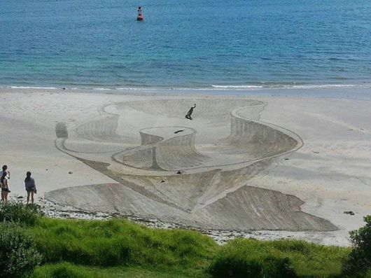 Mind Bending 3D Beach Art