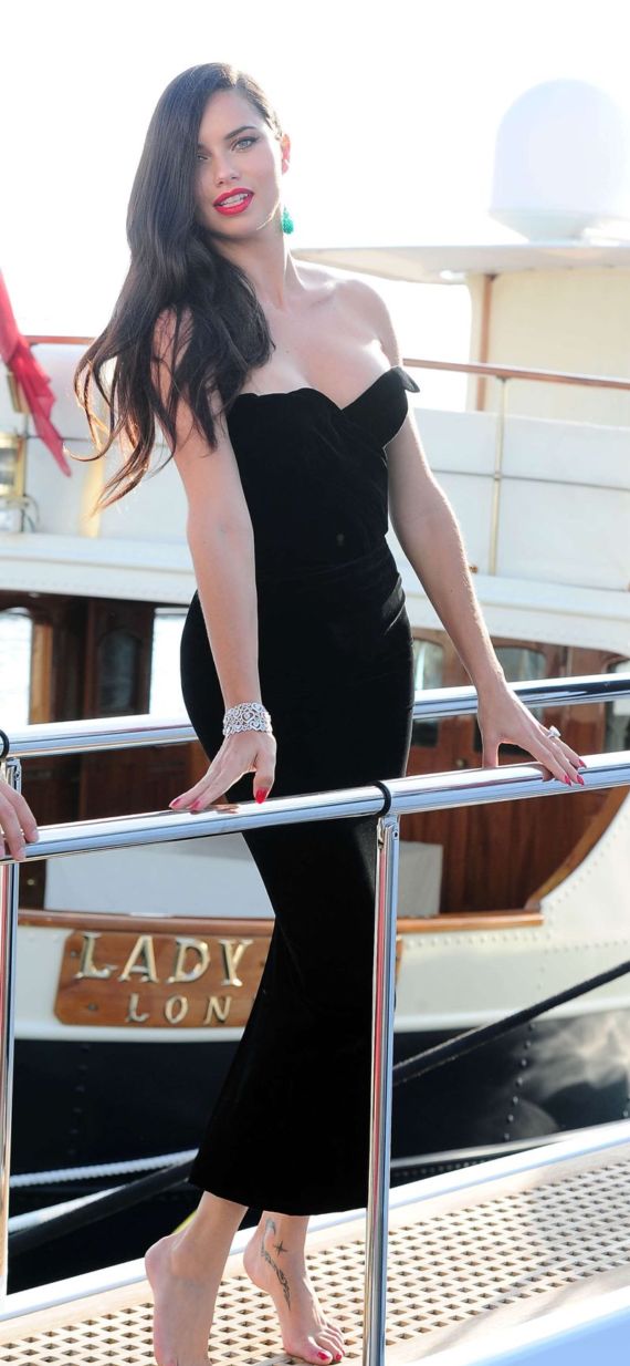 Supermodel Adriana Lima Boarding A Yacht