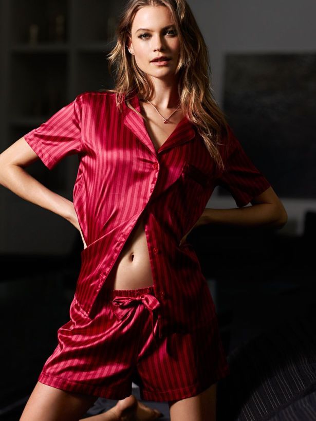 Behati Prinsloo's Awesome Photo Gallery